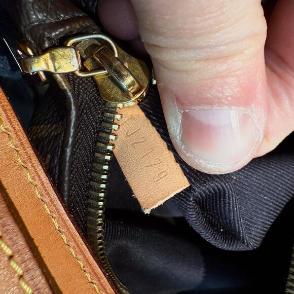 Louis Vuitton 2019 Brown Monogram Bum Bag - Picture 14 of 15